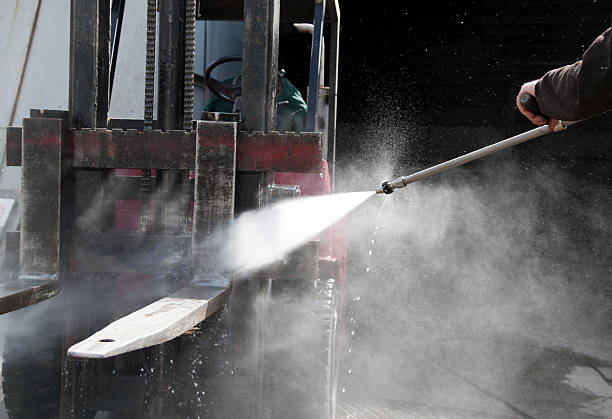 Best Garage Pressure Washing  in Evansville, WI